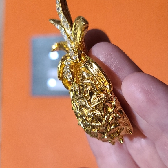Pineapple 🍍 Anyone?? KJL Kenneth Jay Lane and BAUBLEBAR Combo! Brooch & Ears! - Picture 8 of 15